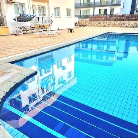 Gems'S Apartment - Luxury 3 Bedroom Penthouse With Pool Karavas  Luaran gambar